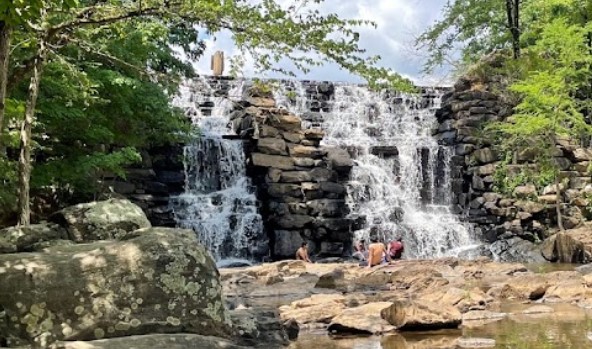 6 Stunning Alabama Waterfalls