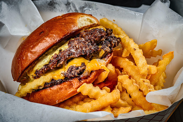 Where to Find The Best Burger in Honolulu's, HI