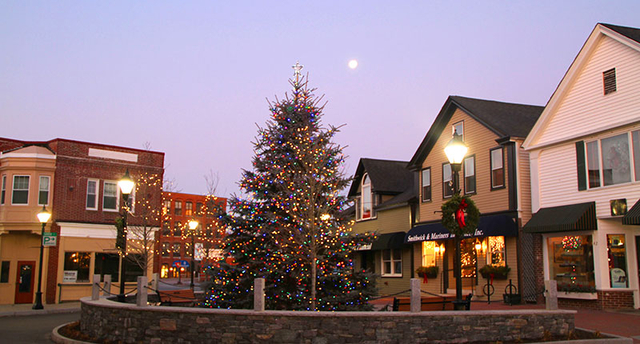 7 of the Best Christmas Small Towns in New England