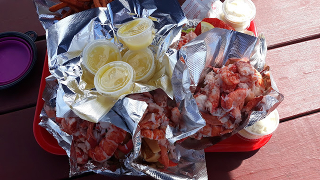 5 Best Lobster Rolls in Maine
