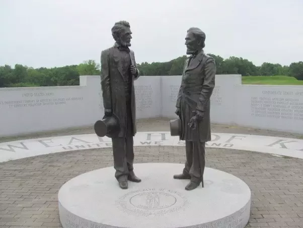 Abe and Jeff: Presidents and Equals in Vicksburg