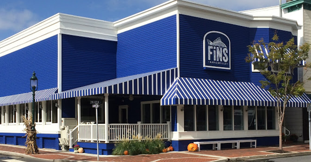 Fins Bar & Grille on the Washington Street Mall